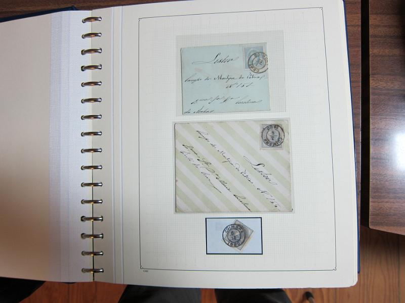 0019 (66).JPG -     Lote:    19      Marcofilia      Lotes Especiais       Descrição:         Portugal. Colecção especializada de carimbos de duplo círculo, tipo 1852, montada em 4 álbuns Lindner, com selos de diversas emissões e cartas, com estudo minucioso de cada marca. Lote a ver.         Lote       Valor Base:     &euro; 2.500,00     Valor Venda:     Retirado     